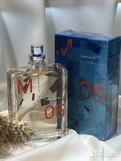 Escentric Molecules Molecule 05