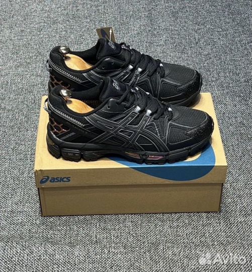 Зимние кроссовки asics Gel Kahana 8