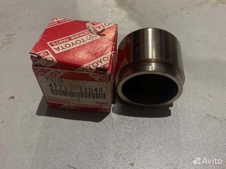 Поршень тормозной Toyota Camry 47731-32040