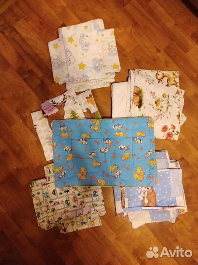 Детское постельное бельё и подушка