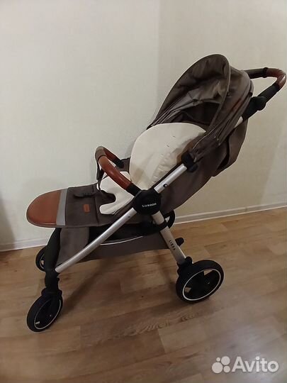 Прогулочная коляска всесезонная