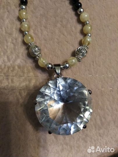 Колье из бус и огромного камня и колье из гематита
