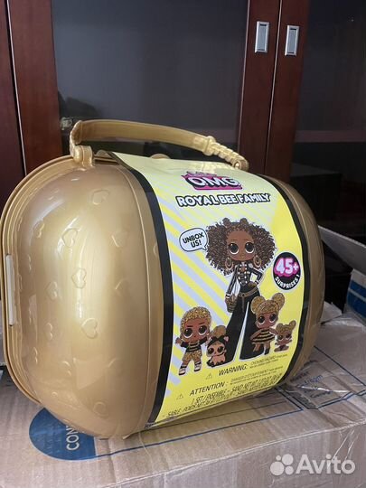 LOL surprise BEE family, Куклы в золотом чемодане