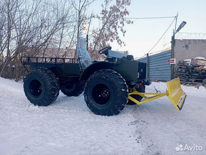 Вездеход Тундра с отвалом для чистки снега с эпсм