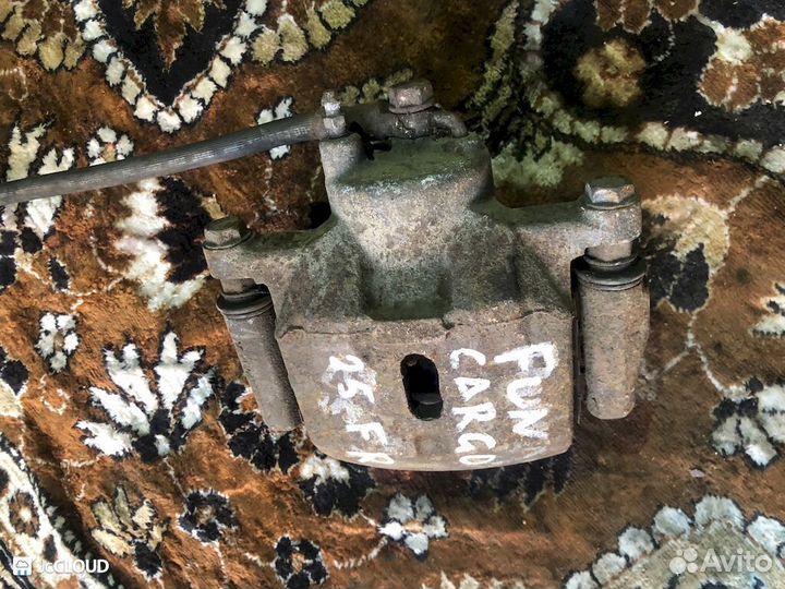 Суппорт на toyota funcargo NCP25 1NZ