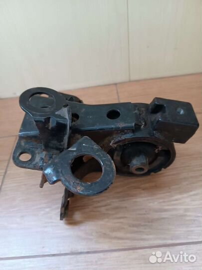 Опора двигателя Nissan X-trail t30