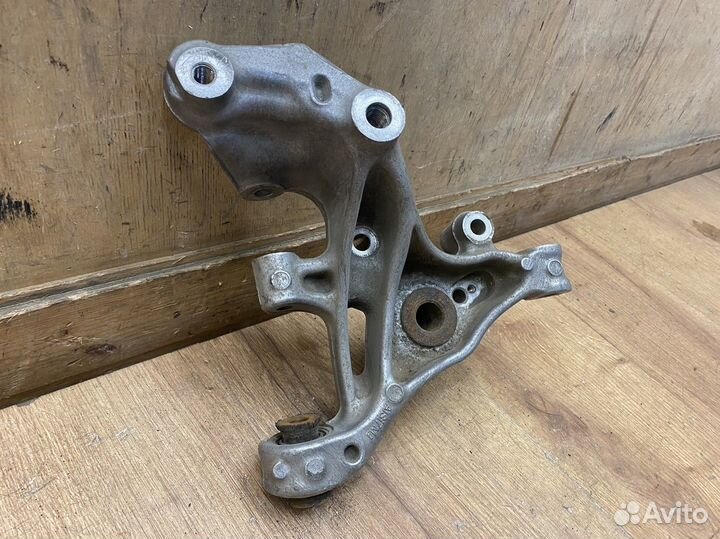 Кулак поворотный задний правый Vw Tiguan 17+ 2WD