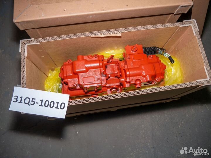 Стекло кабины лобовое Хитачи ZX33U-5A