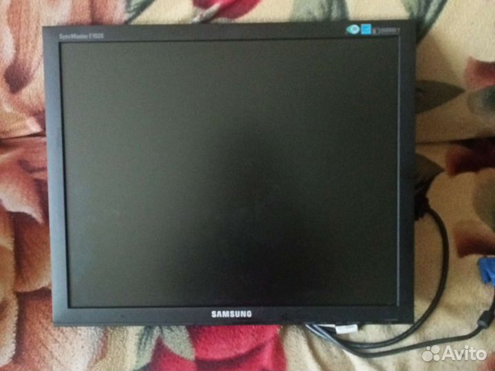 Монитор Samsung 22 дюйма