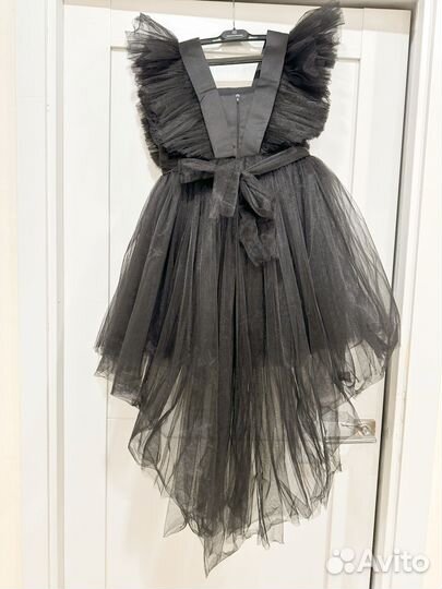 Платье праздничное с шлейфом