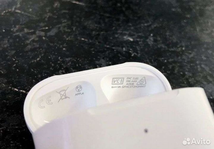 Airpods 2 (на гарантии+чехол)