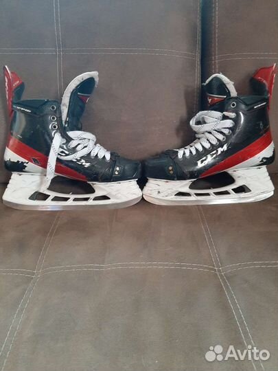 Коньки хоккейные