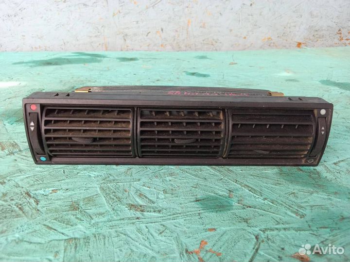 Воздуховод отопителя Audi 100 C4 45