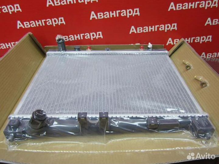 Радиатор охлаждения Toyota Vitz NCP10 / NCP13 1NZ