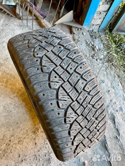 Continental IceContact 2 215/50 R17
