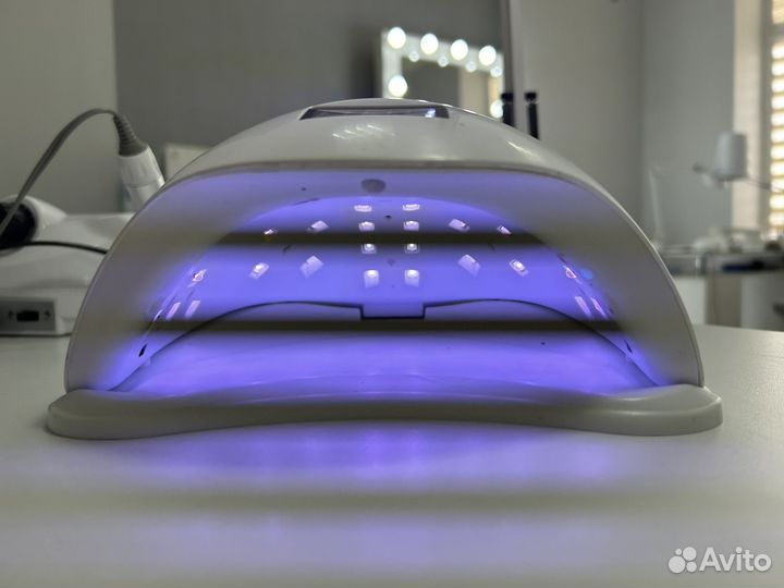 Лампа для сушки ногтей