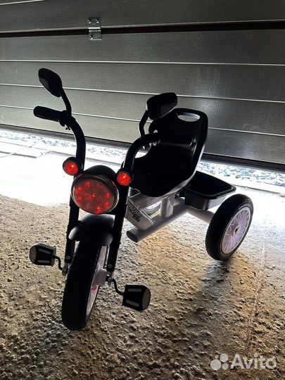 Трехколесный велосипед