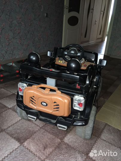 Детский электромобиль jeep