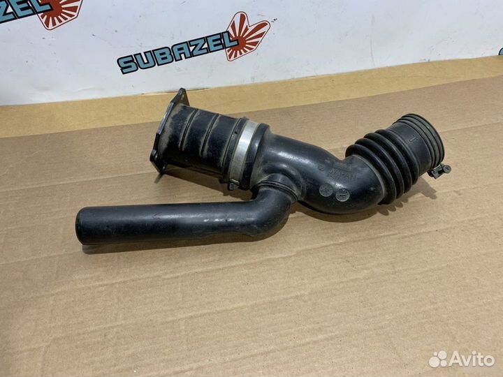 Впускной патрубок Subaru 2002-2005