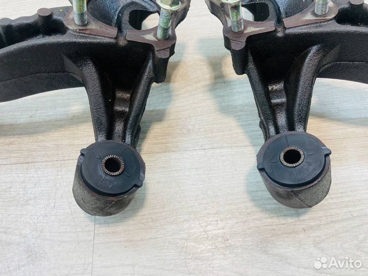 Цапфы задние пара Toyota Camry 40