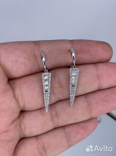 Золотые серьги с бриллиантами 0.752 ct. мюз