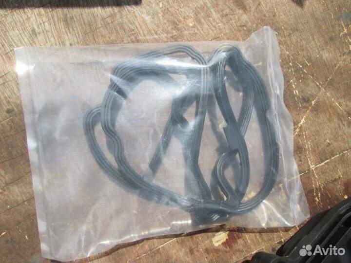 Крышка клапанов Nissan QR20DE