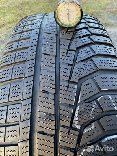 Hankook Winter I'Cept Evo2 W320A SUV 235/60 R18