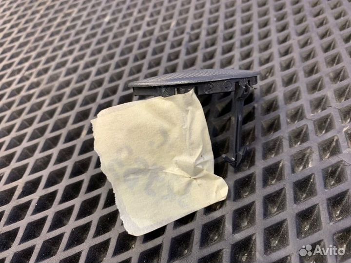 Решетка динамика в торпедо Renault Kaptur