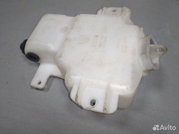 Бачок омывателя заднего стекла задний Mitsubishi