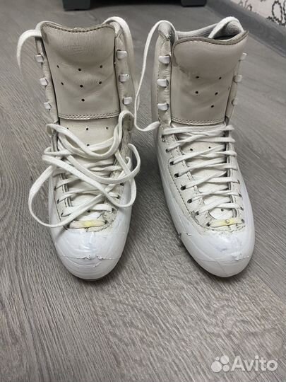 Коньки для фигурного катания