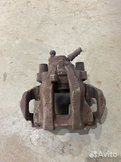 Суппорт задний левый Mercedes-Benz E-Class W212