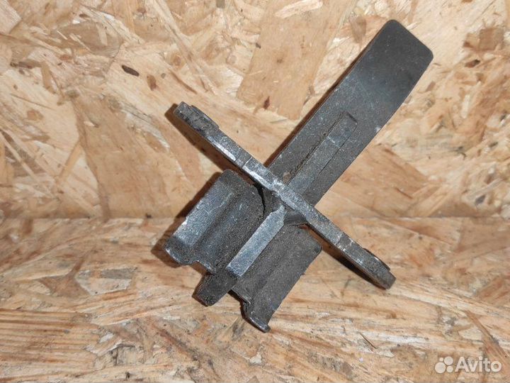 Ограничитель двери Volkswagen Caddy 2KA 1.9 BLS