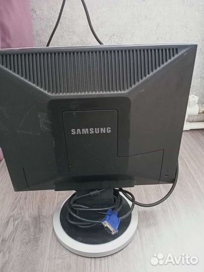 Монитор Samsung Sync Master 740n