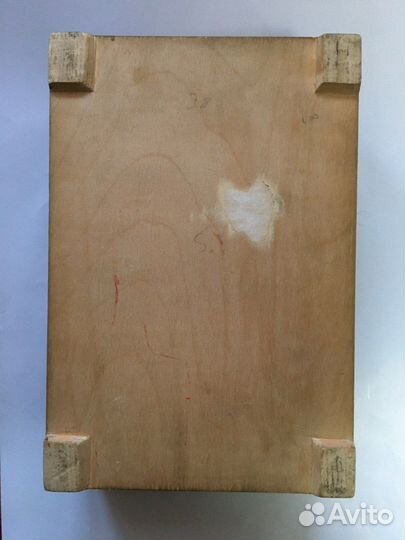 Деревянная шкатулка