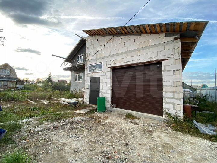 Дом 195,5 м² на участке 4 сот.