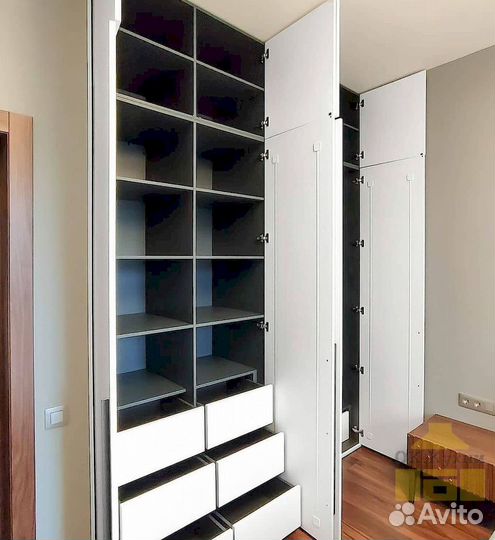 Угловой шкаф