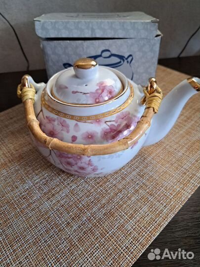 Чайник заварочный фарфоровый