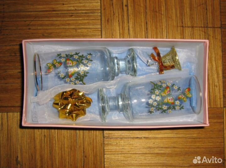 Блюдца, бокалы, рюмки, хрустальный рог