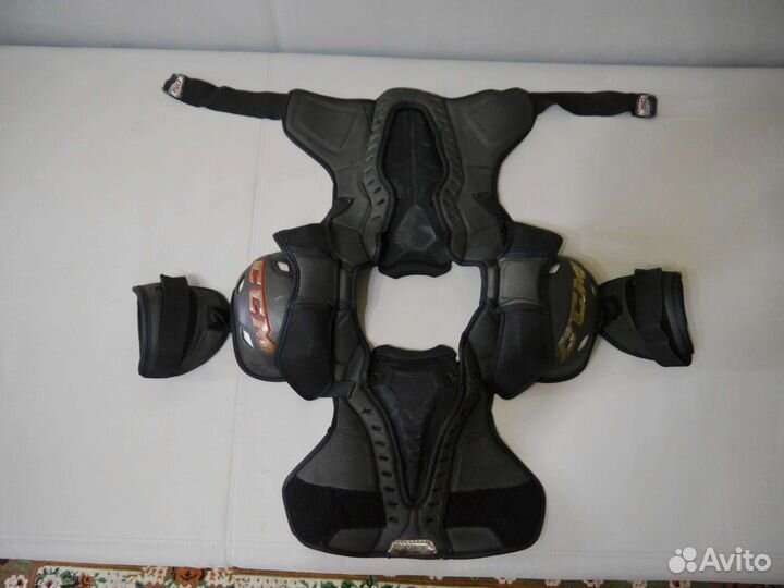 Нагрудник хоккейный ccm sr, бу