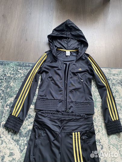 Костюм спортивный