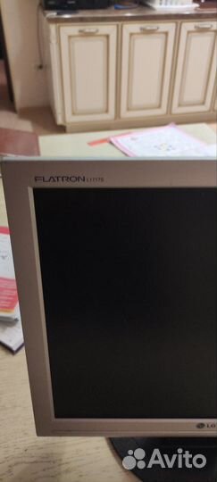 Монитор LG flatron l1717s