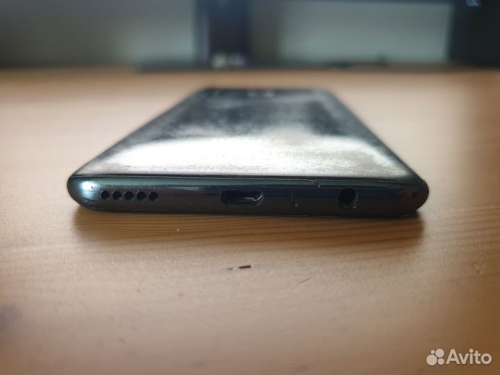 Смартфон honor 20e 4+64GB чёрный (HRY-LX1T)