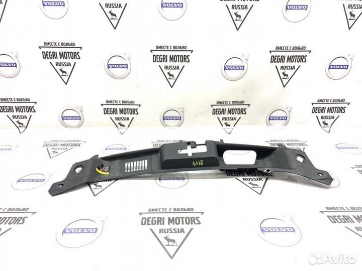 Накладка замка капота Volvo C30 S40 V50 2.4 5 CYL