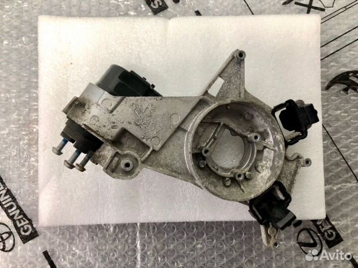 Кронштейн зеркала передний правый Toyota Lc 200