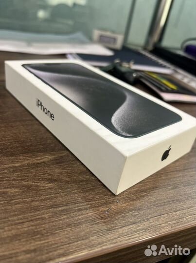 Коробка от iPhone 15 pro max