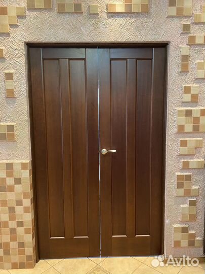 Дверь распашная Волховец 120/200