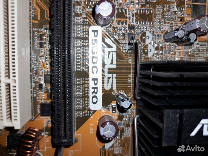 Материнская плата с процессором и памятью