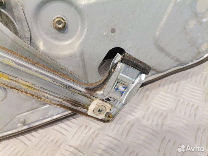 Стеклоподъемник Ford Focus рест. 2005 1738644