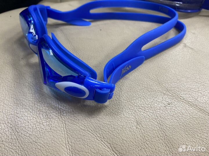 Очки для плавания