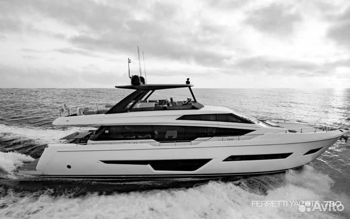 Моторная яхта Ferretti Yachts 780